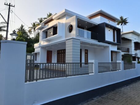 New 4 BHK Independent House, Chalakudy | 9 Cent Plot, East Facing