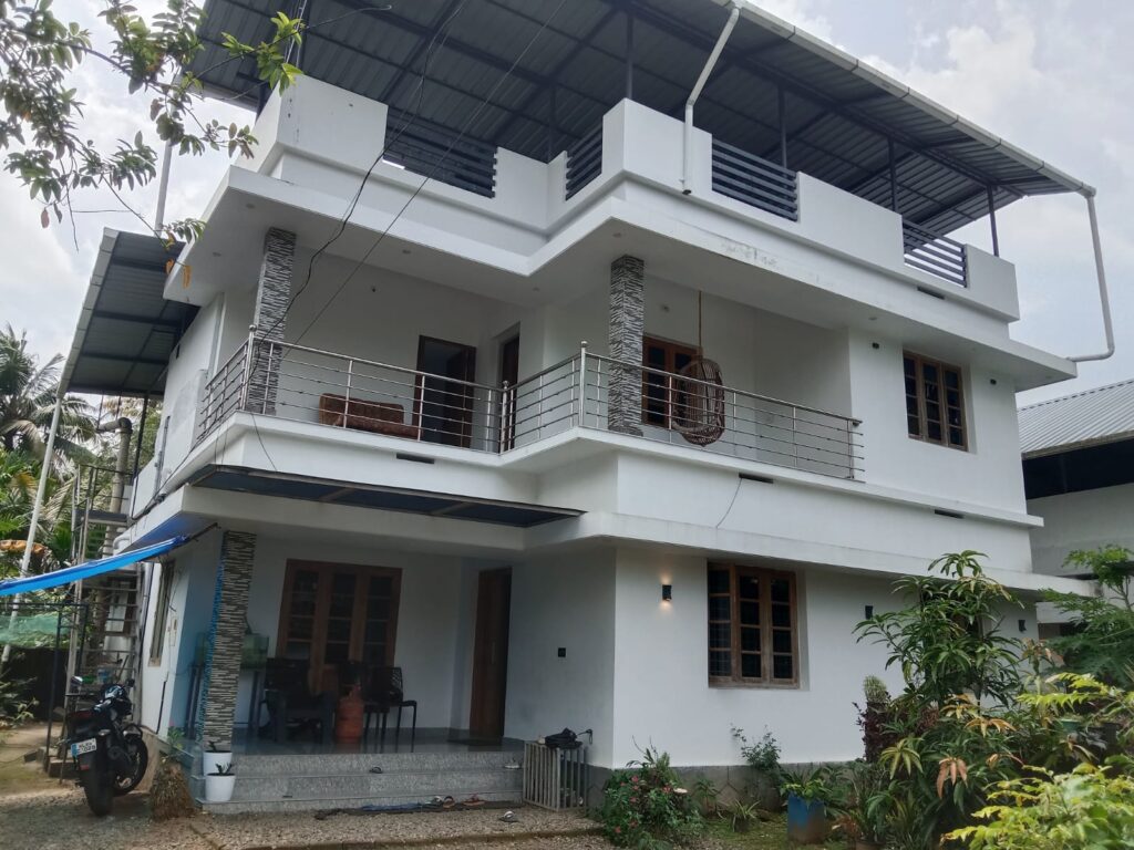 Naadukunnu, Kodakara: East-Facing 2 BHK Independent House for Rent