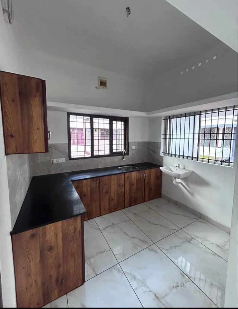 Thalore Parappuram Independent House for Rent – East Facing, Kids Play Area