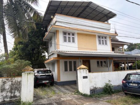 Ayyanthole Independent House | 3BHK, East Facing