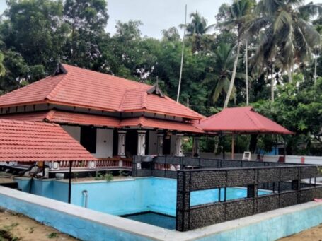 Nattika, Thrissur: Modern 3BHK House on 16.5 Cents Plot