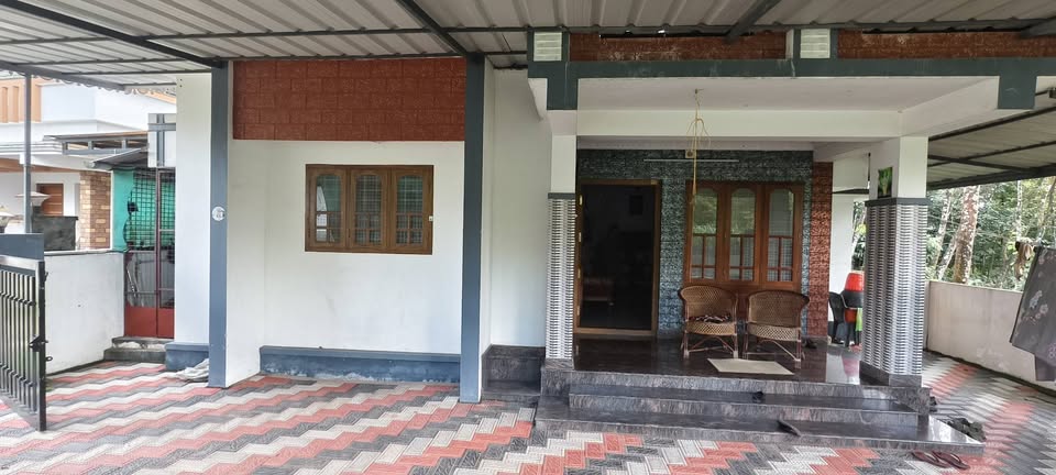 Kanjiramattom 3BHK House | Modern Build, Open Well
