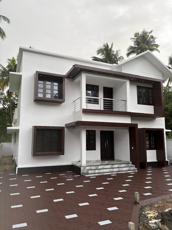 Guruvayoor | New 4BHK Independent House | Vastu Compliant