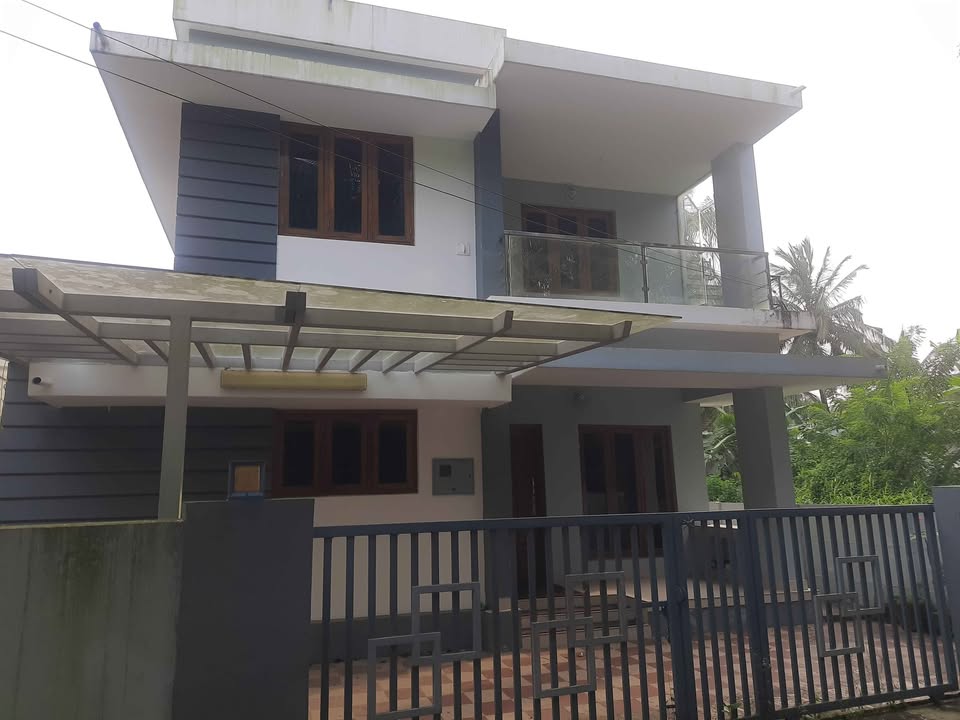 Palakkad Independent House | Kottamaithanam New Build with AC