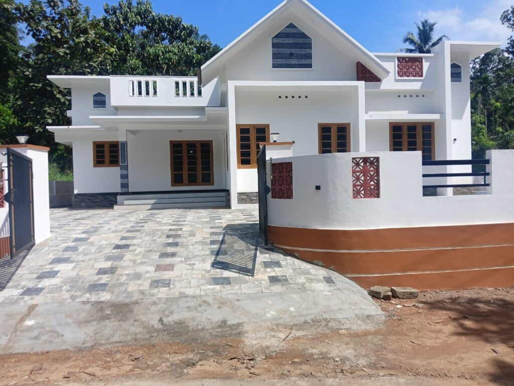 Ayavana, Ernakulam: New 3BHK Independent House | Tar Road Access