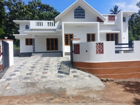 Ayavana, Ernakulam: New 3BHK Independent House | Tar Road Access