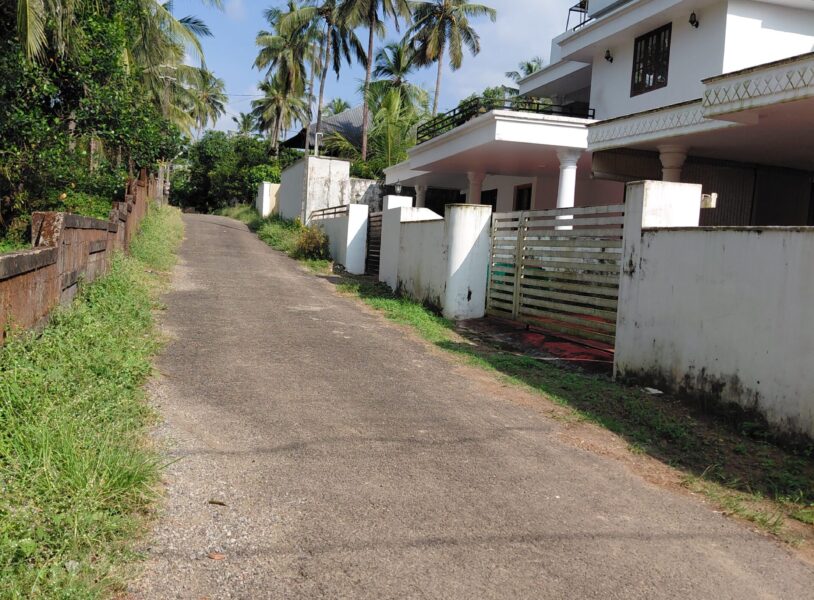 20 Cent Residential Plot in Ollukkara, Thrissur | Road Access
