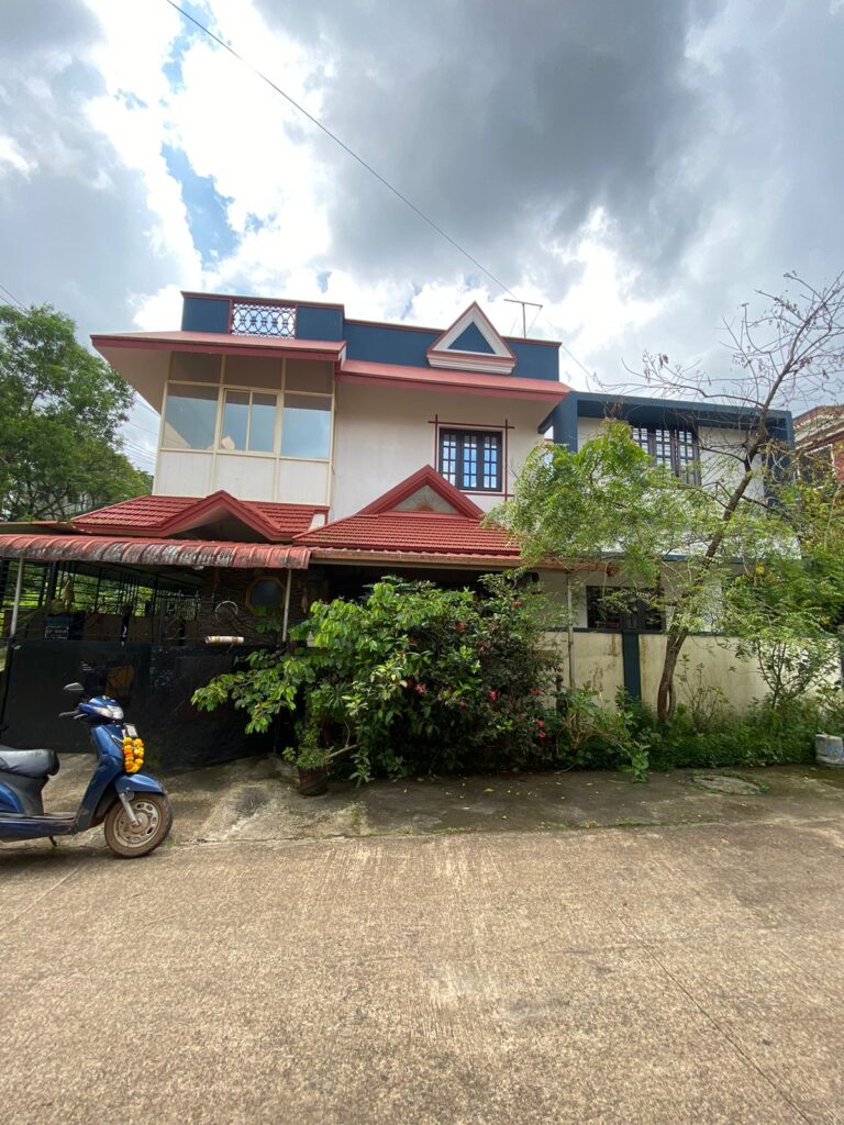 Vamanjoor Independent House | South Facing | AC & Gardens