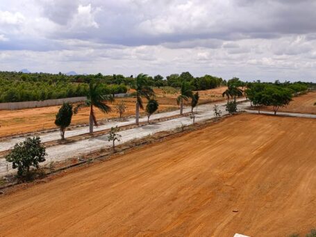 Expansive Vaniganahalli Residential Plot: 2 Million Sq-ft with Road & Bus Access
