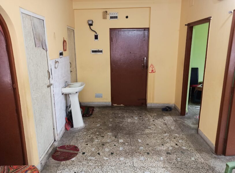 Garia Atabagan | 2BHK Apartment | East-Facing | Bus Route